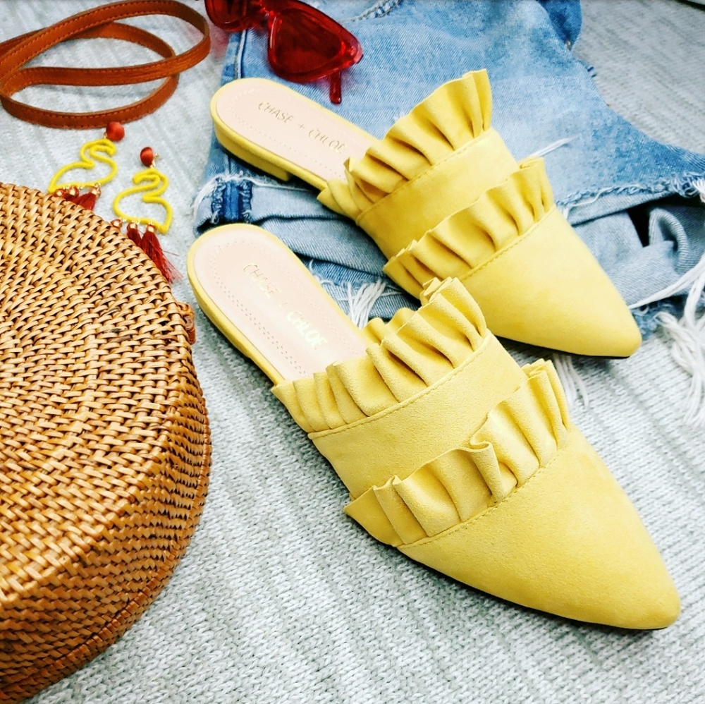 🆕️//The Sabrina// yellow ruffle flat - Picture 2 of 5
